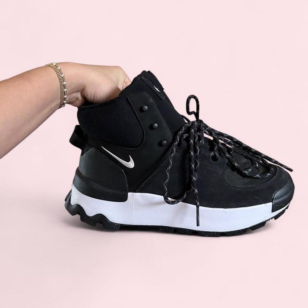 Brand new Nike Women’s City Classic Boot in Black & White
